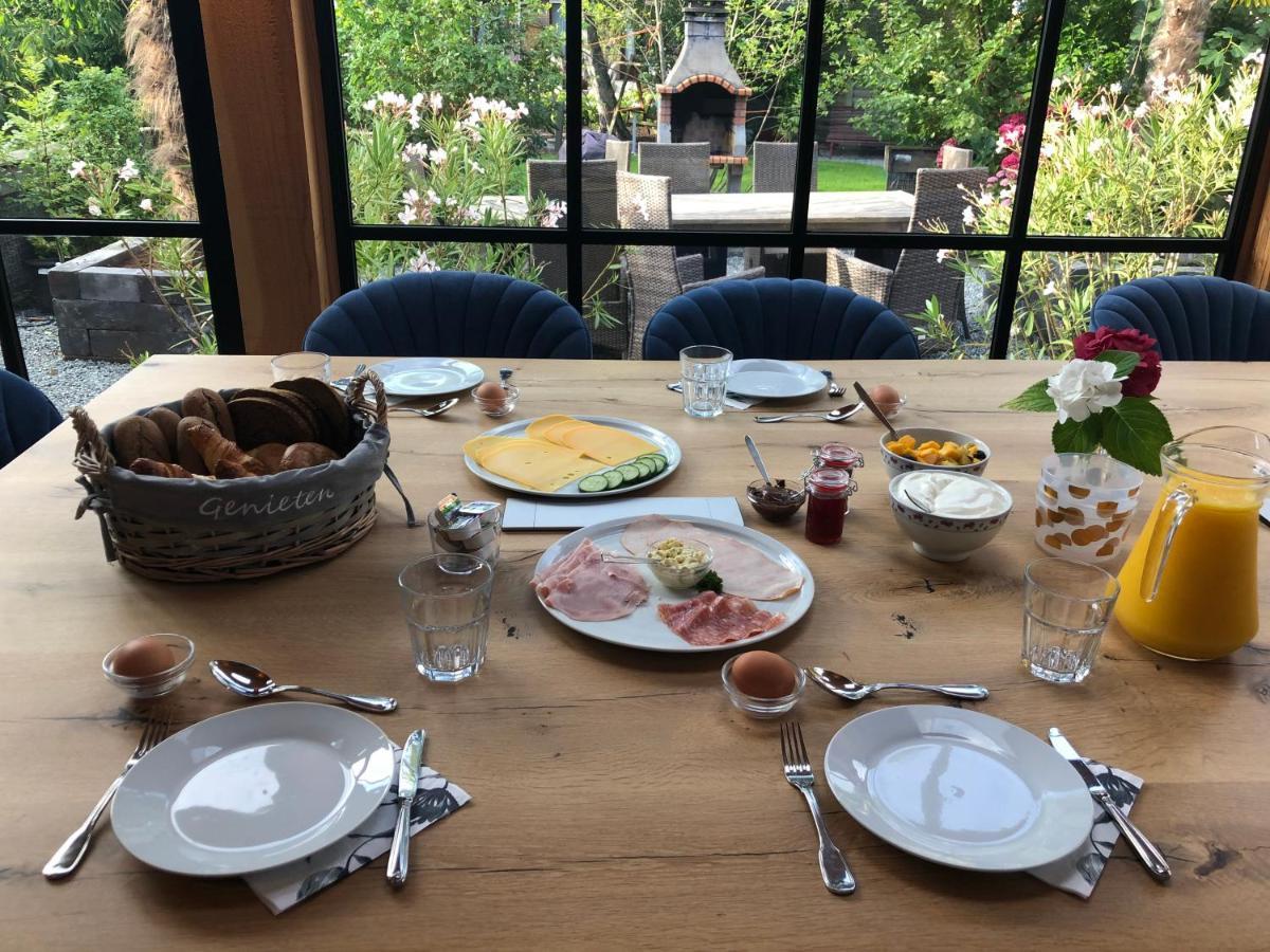 Flora'S B&B Landsmeer ภายนอก รูปภาพ